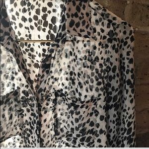 Free People Tops - ✨CLOSET CLEANOUT SALE✨ 🐆animal print blouse🦓 Free People Tops - ✨CLOSET CLEANOUT SALE✨ 🐆animal print blouse🦓